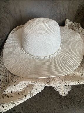 Women’s Wide Brim Sun Hat - White
